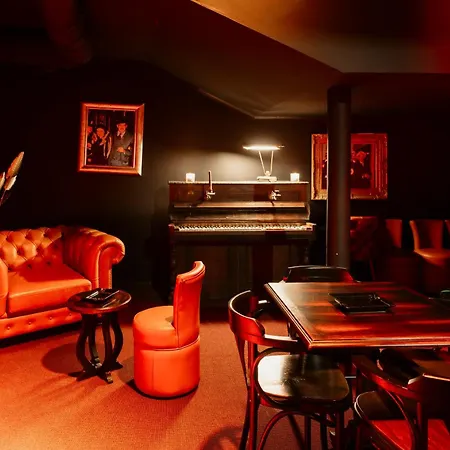 Dali Val D'europe, Tapestry Collection By Hilton 尚特洛普恩布里