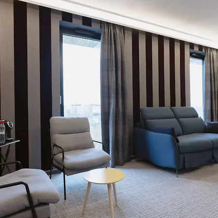 Hotel Dali Val D'europe, Tapestry Collection By Hilton