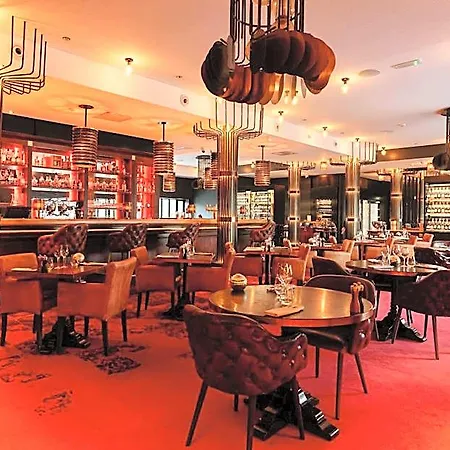 Hotel Dali Val D'europe, Tapestry Collection By Hilton Chanteloup-en-Brie