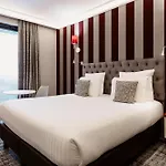 فندق Dali Val D'europe, Tapestry Collection By Hilton شانتيلو أو بْري