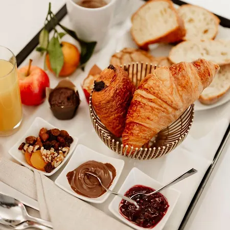 Dali Val D'europe, Tapestry Collection By Hilton 4*