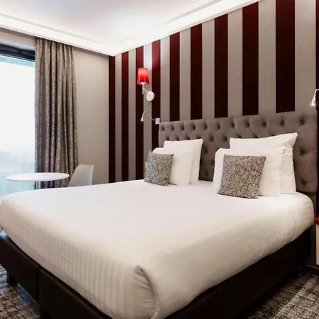 فندق Dali Val D'europe, Tapestry Collection By Hilton شانتيلو أو بْري