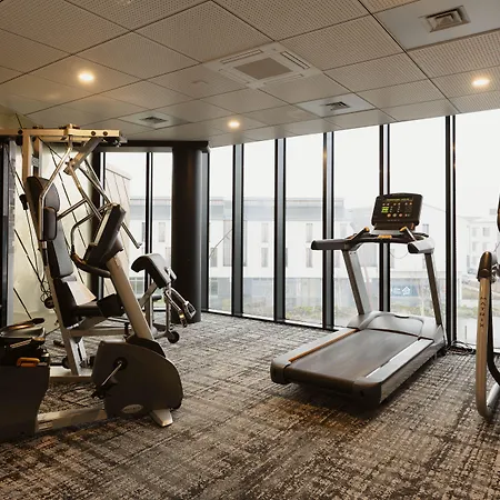 Dali Val D'europe, Tapestry Collection By Hilton شانتيلو أو بْري