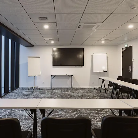 Dali Val D'europe, Tapestry Collection By Hilton 4*