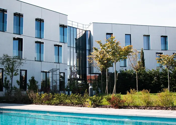 Hotel Dali Val D'europe, Tapestry Collection By Hilton 4*