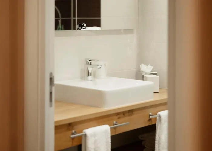 Dali Val D'europe, Tapestry Collection By Hilton Hotel Chanteloup En Brie