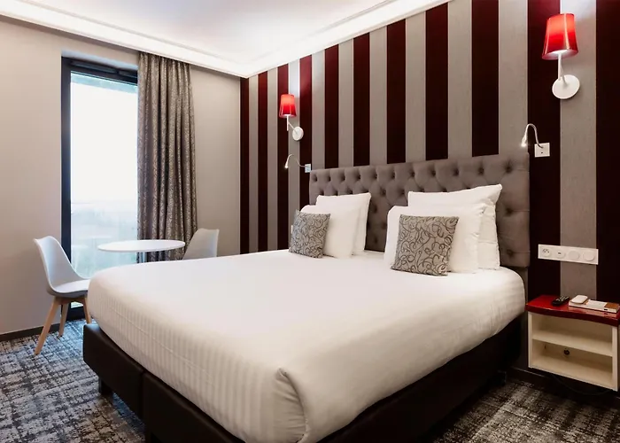 Hotel Dali Val D'europe, Tapestry Collection By Hilton Chanteloup En Brie