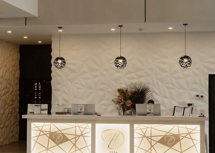 Dali Val D'europe, Tapestry Collection By Hilton Chanteloup En Brie