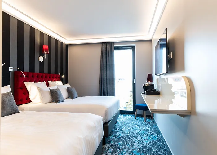 Dali Val D'europe, Tapestry Collection By Hilton 4* Chanteloup En Brie